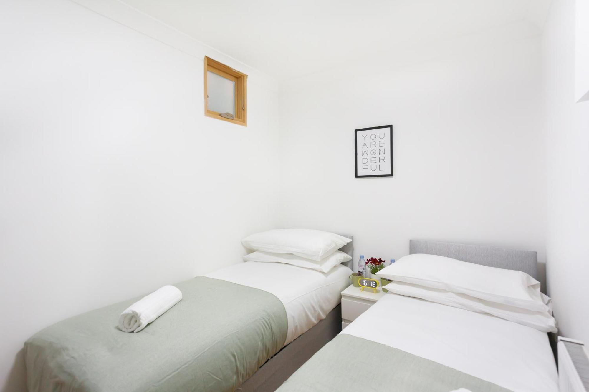 ลอนดอนควีนส์ยูโรสตาร์ - คิงส์ครอส Hotel ภายนอก รูปภาพ